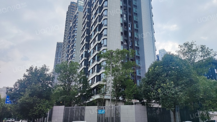 锦城峰荟荟菁阁外景图