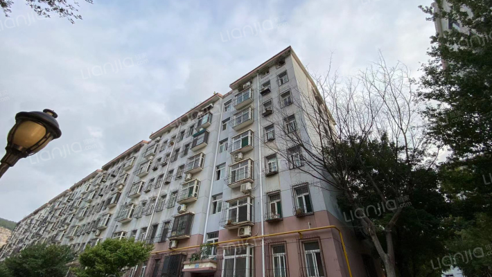 分水岭村外景图