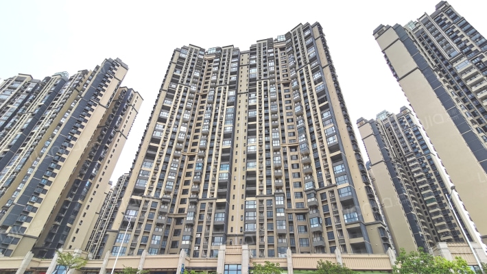 方直东岸外景图