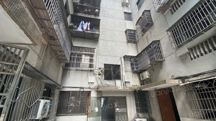 宝利公司宿舍外景图