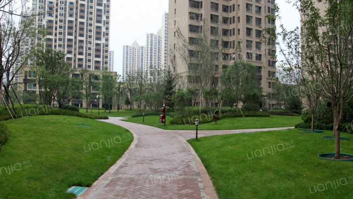 保利香槟国际外景图