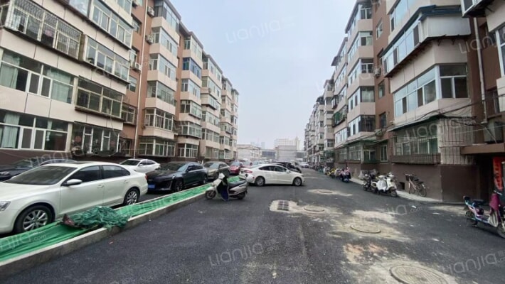 省体育局体育馆西小区外景图