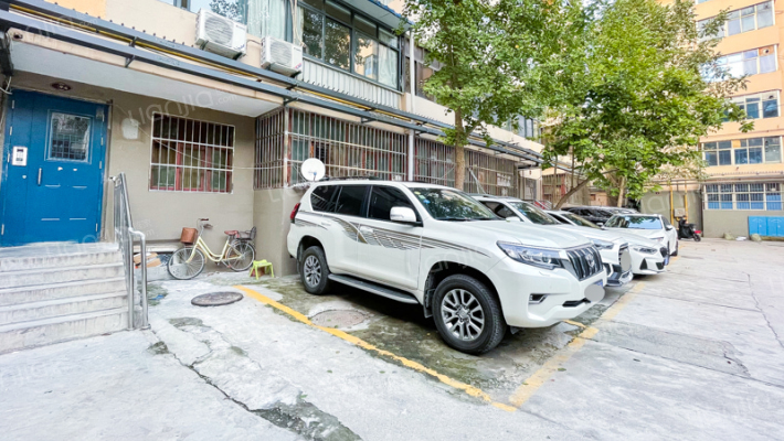 中行家属院外景图