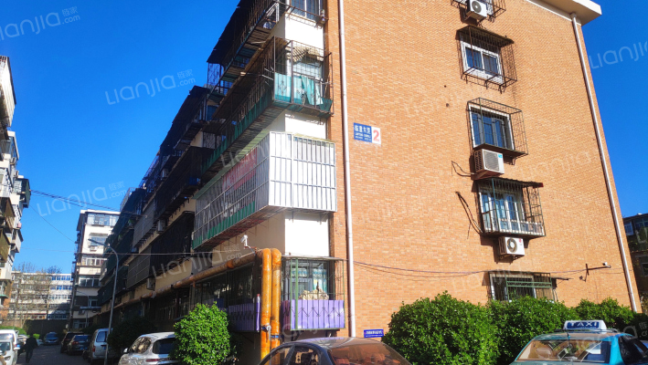 临潼东里外景图