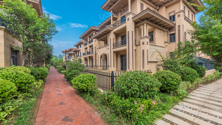 半山御景外景图