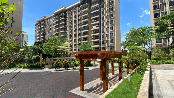 增城一品山湖外景图