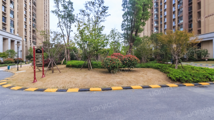 合景叠翠峰外景图