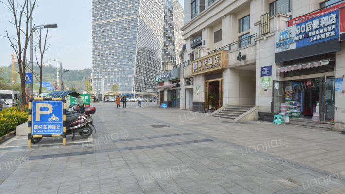 融创中央广场外景图