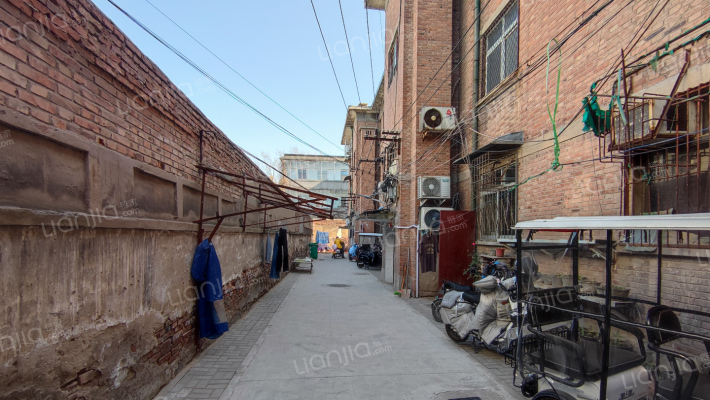 货场西街外景图