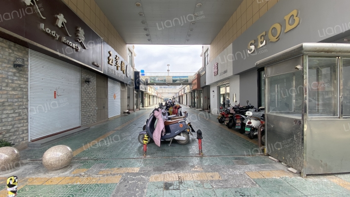 华兴步行街外景图