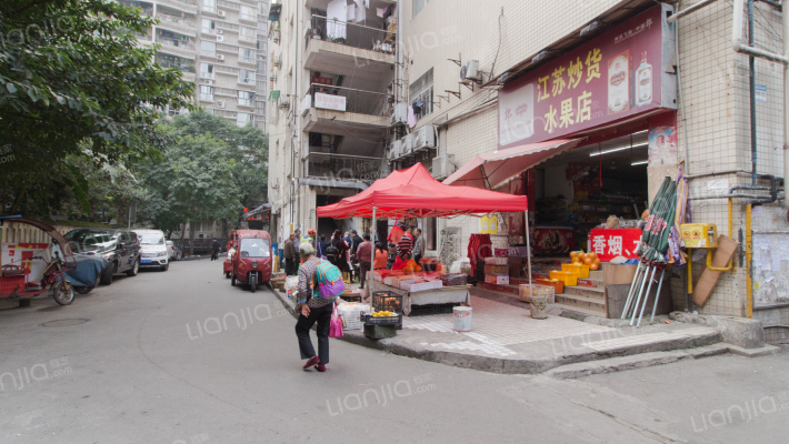 梅苑小区外景图