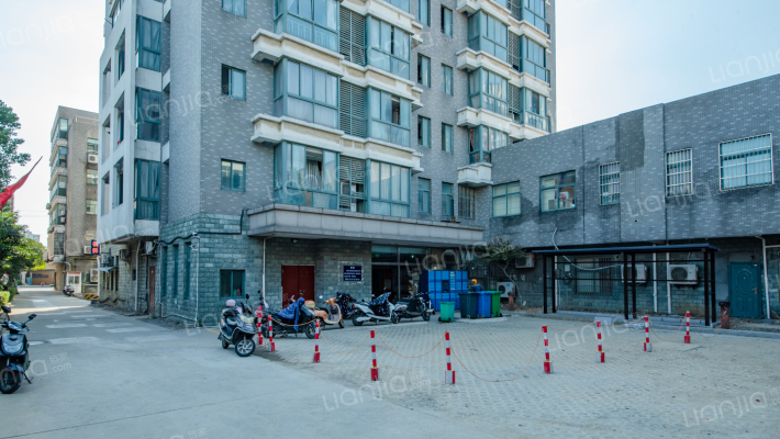 金桥假日丽厦外景图