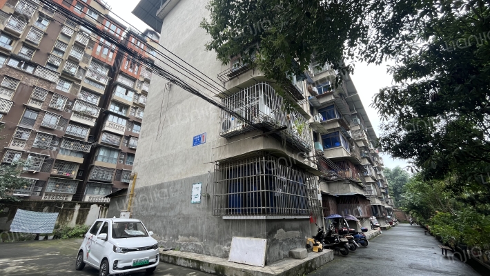 都江堰市科技产业开发区滨河公寓外景图