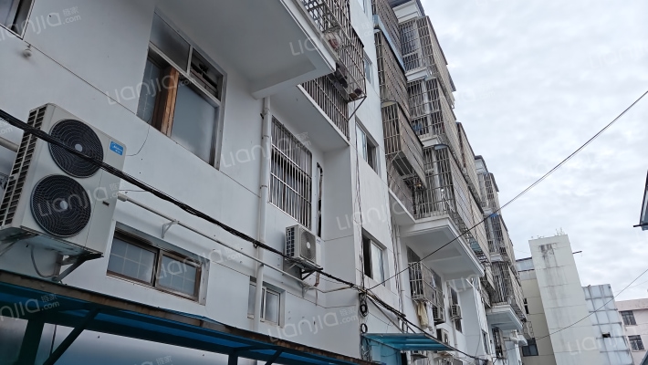 盛新公寓外景图