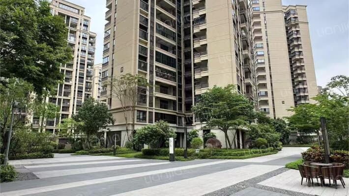 龙湖雅居乐·春江紫宸外景图