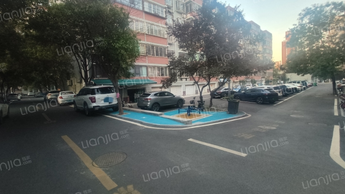 戍强公寓外景图