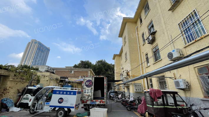 市二塑院小区外景图