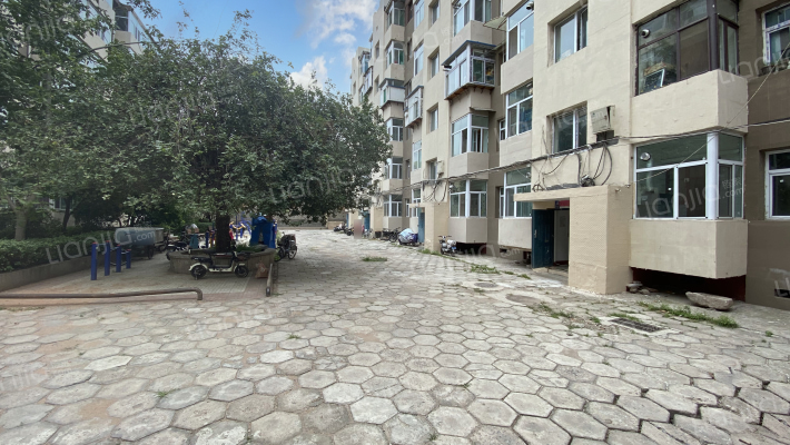 中级法院宿舍外景图