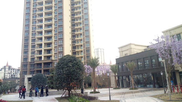 众泰翡翠湖外景图