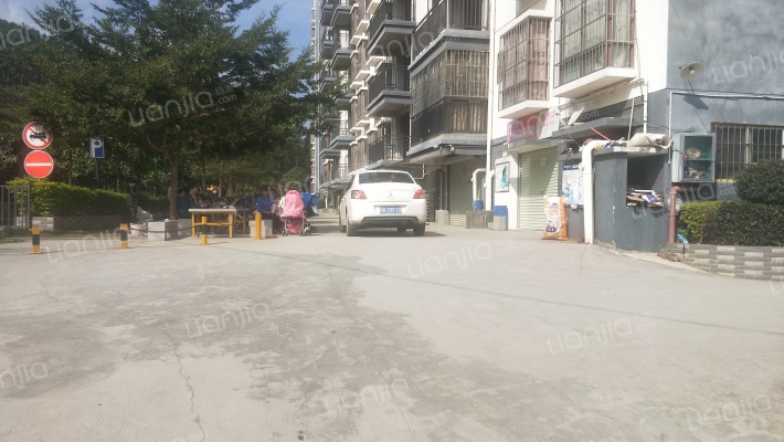 双雄鼎居外景图