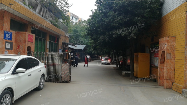 滨河公寓外景图