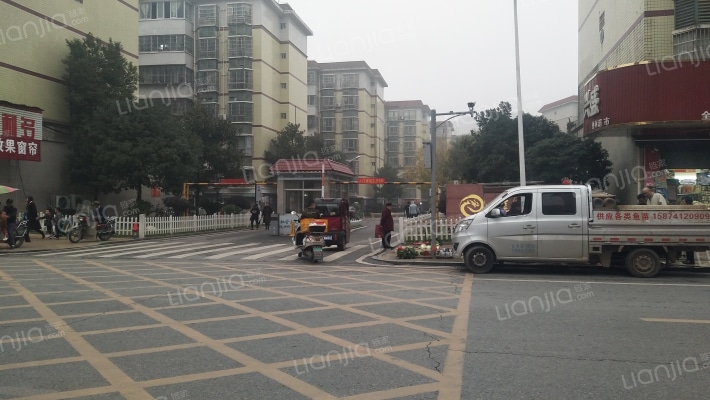 龙凤花园外景图