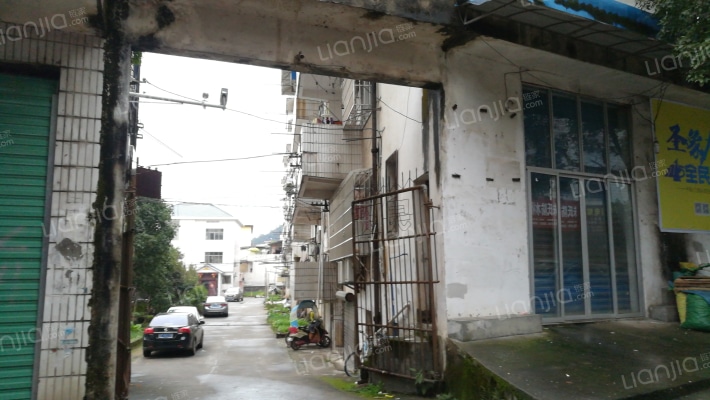 锦绣人家外景图