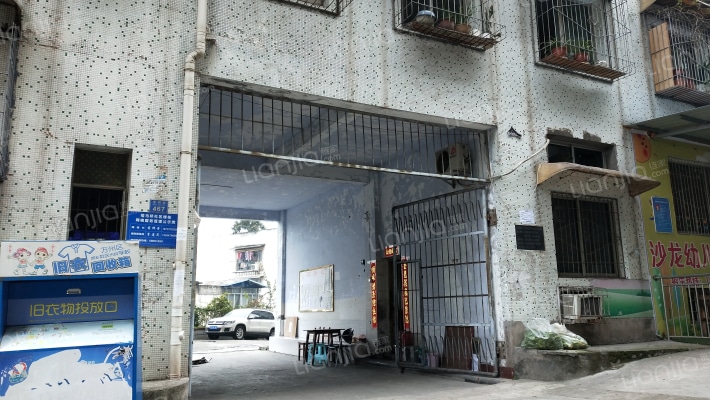 万州区国税局龙宝分局住宅楼外景图