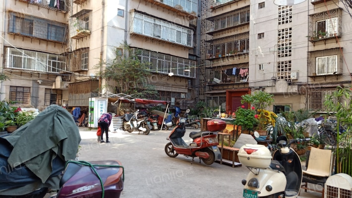 昆明市东站五交化职工宿舍外景图