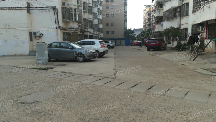 东湖小区外景图