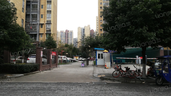 秦宓小区外景图