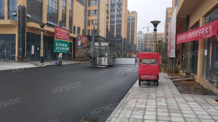 骏业四季花城外景图