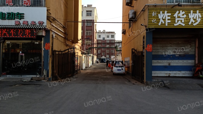 粮所家属院外景图