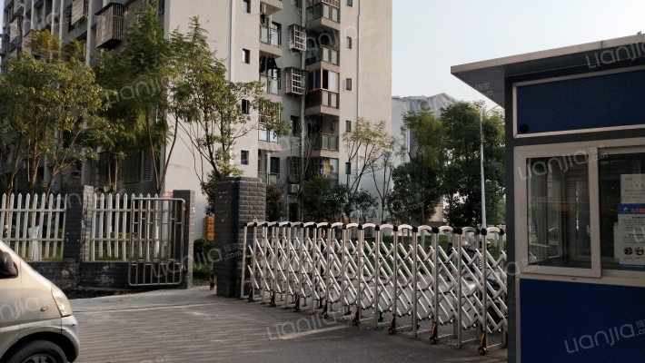 2011年长石板公租房配建廉租房外景图