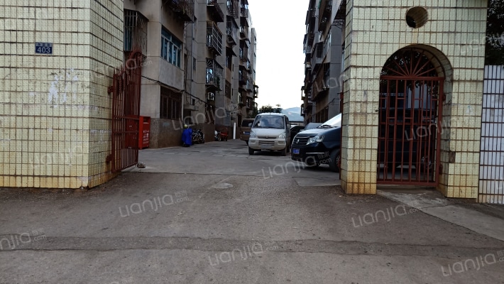 富民县园丁小区外景图