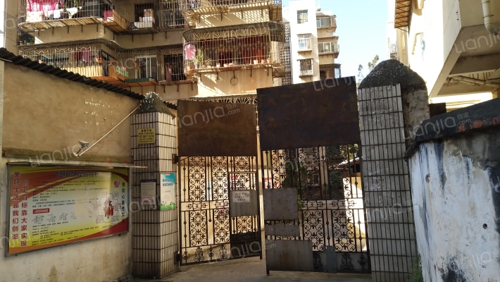 昆明长城电梯厂宿舍外景图