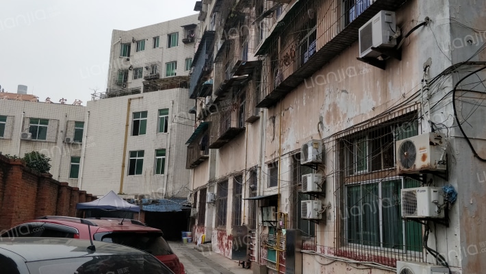 德阳车务段宿舍外景图