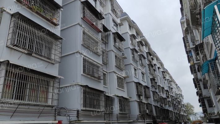 月亮湾小区外景图