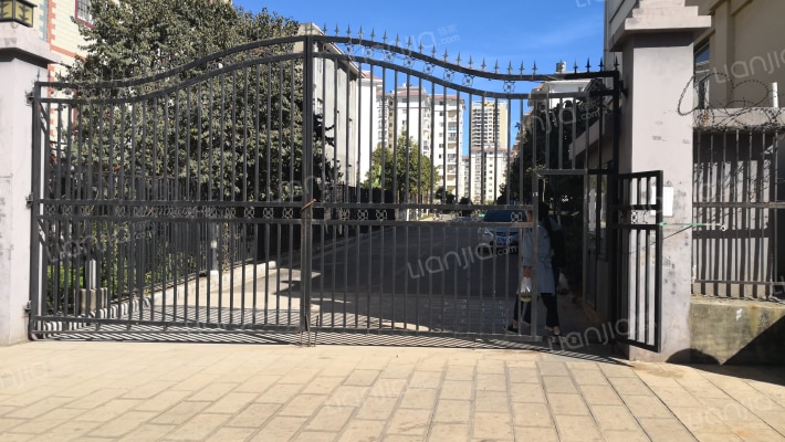 西铁小区外景图