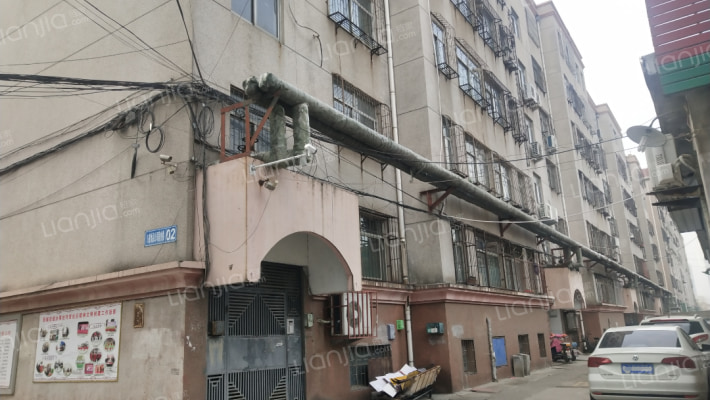 八戒食品公司宿舍楼外景图