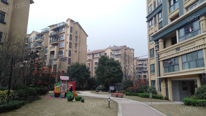 港城铜锣湾外景图