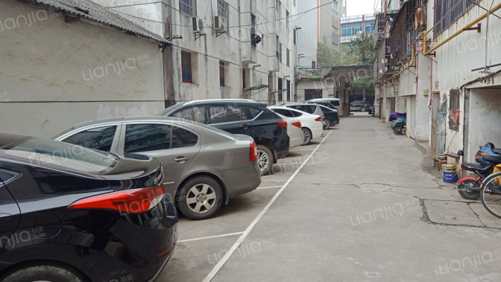 自来水公司公寓外景图