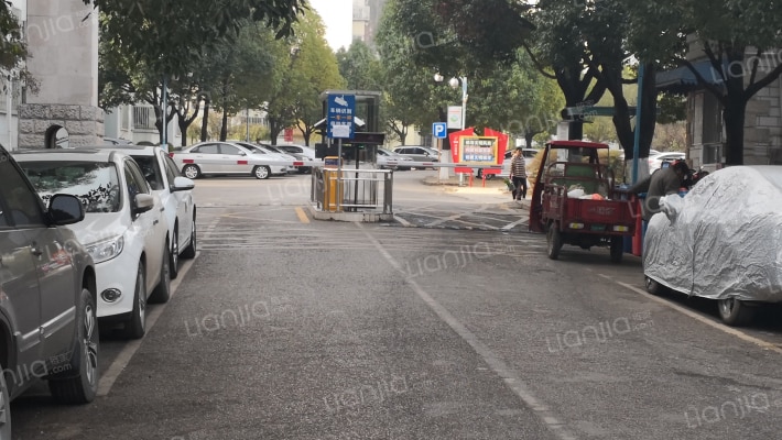 湖光花园外景图