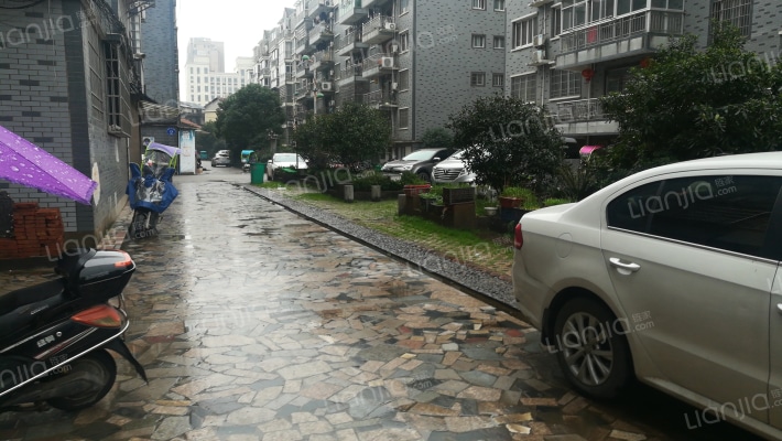 芳泽佳苑小区外景图