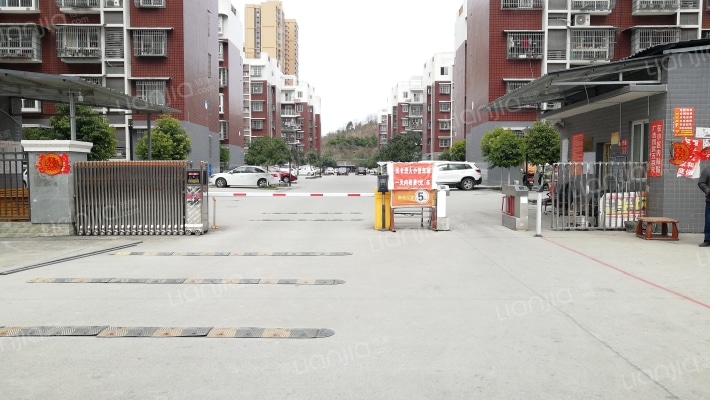 东北镇20号安置房外景图