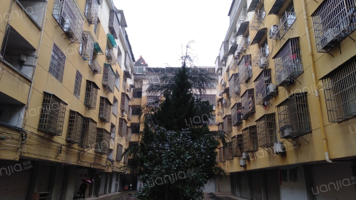 阳光公寓外景图