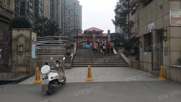 铂金汉宫外景图