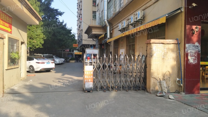 荷花小区外景图