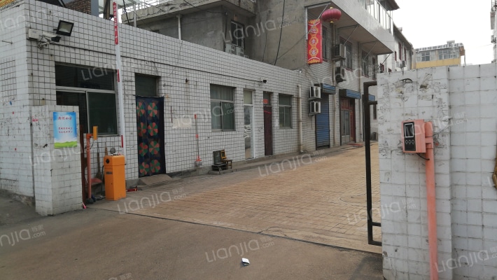 滨河小区外景图