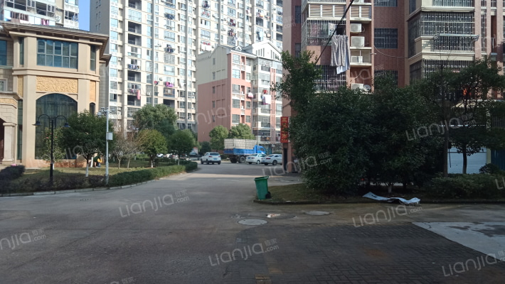 岚湖豪城外景图